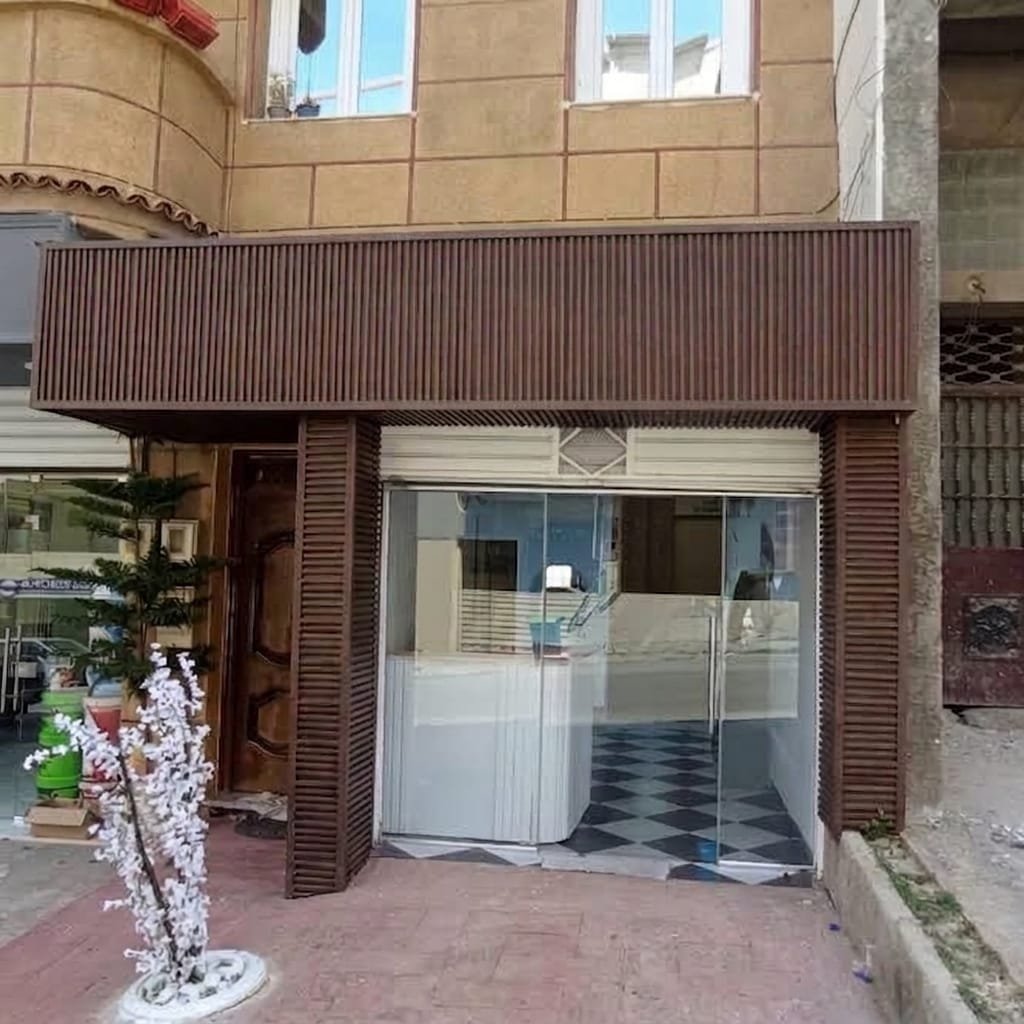 Panneaux façade installés sur un bâtiment